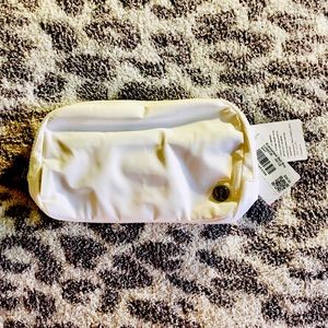 Lululemon Everywhere Belt Bag- White